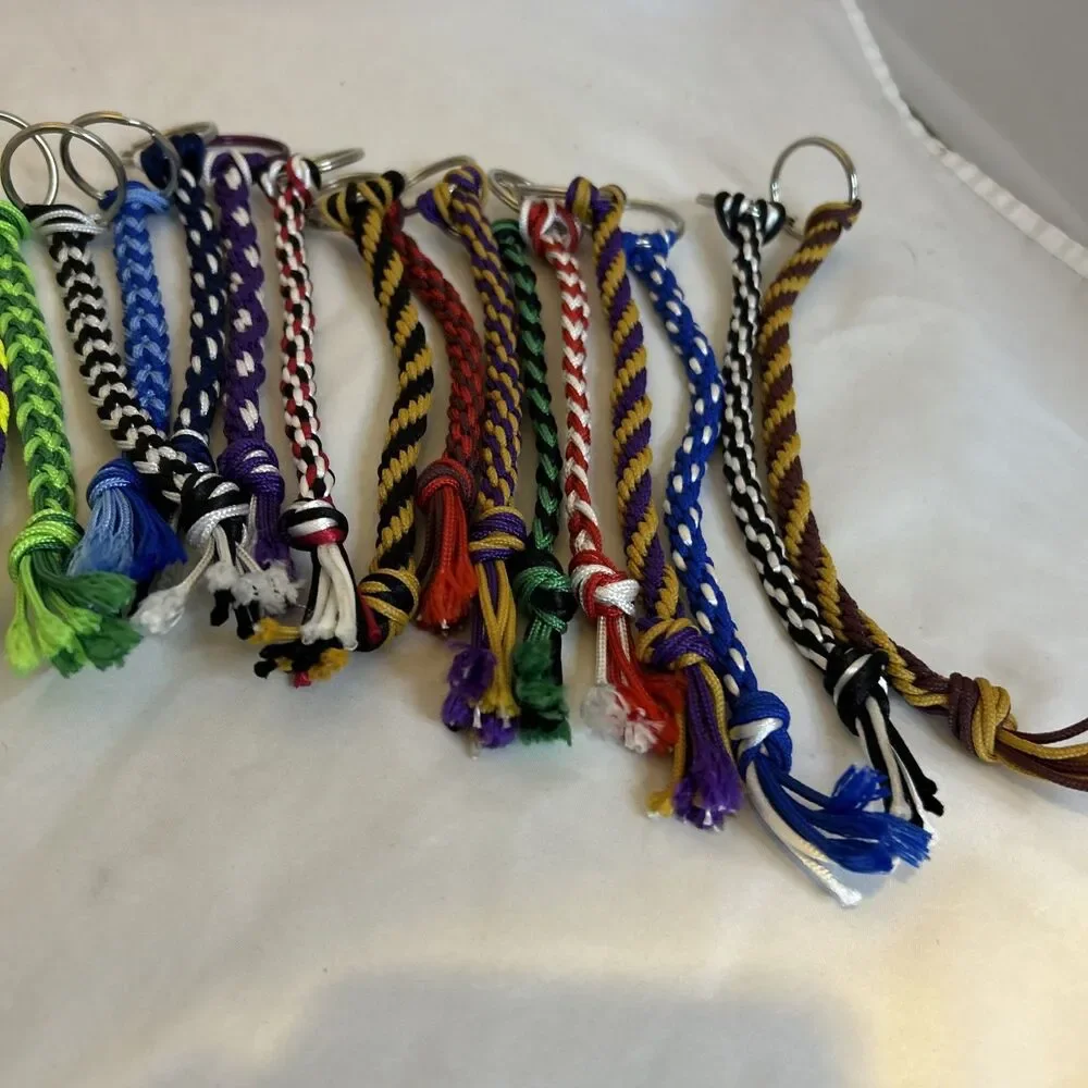 #8469 LOT OF 25 HAND MADE ROPE KEY CHAINS 4-10 IN LONG